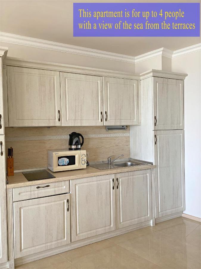 Private Super Apartments By Sea In Apart Hotel ! 포마리 외부 사진