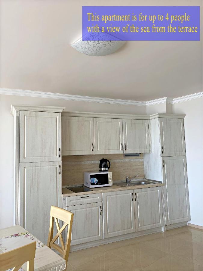 Private Super Apartments By Sea In Apart Hotel ! 포마리 외부 사진